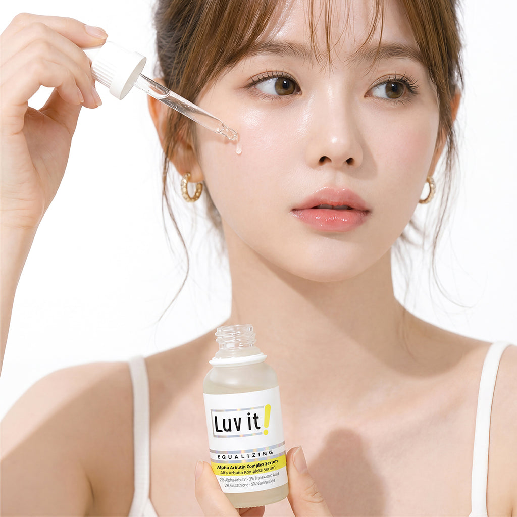 Alpha Arbutin Cilt Serumu – günlük cilt bakım rutininde kullanımı gösteren lifestyle fotoğrafı