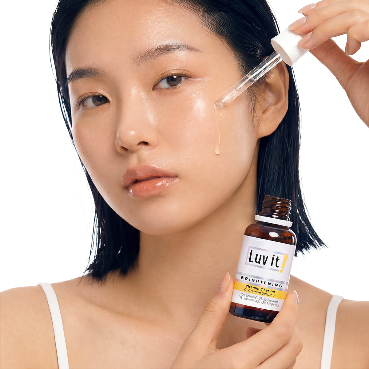 C Vitamini Serumu – günlük cilt bakım rutininde kullanımı gösteren lifestyle fotoğrafı