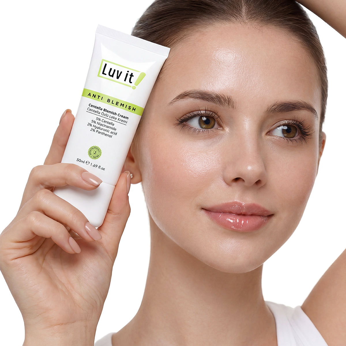 Centella Özlü Leke Kremi – günlük cilt bakım rutininde kullanımı gösteren lifestyle fotoğrafı