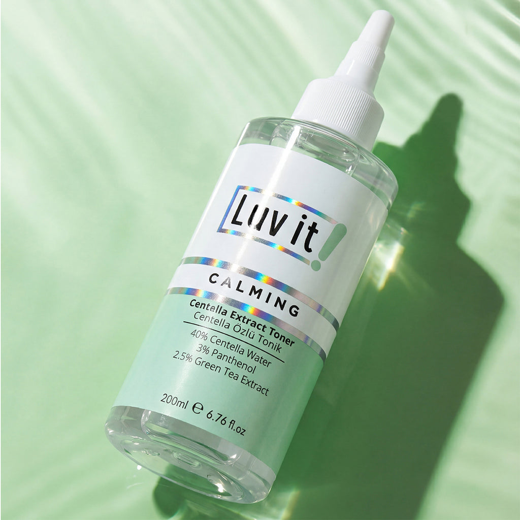 Centella Özlü Tonik – tonik şişesi ürün fotoğrafı, cilt bakım formüllü