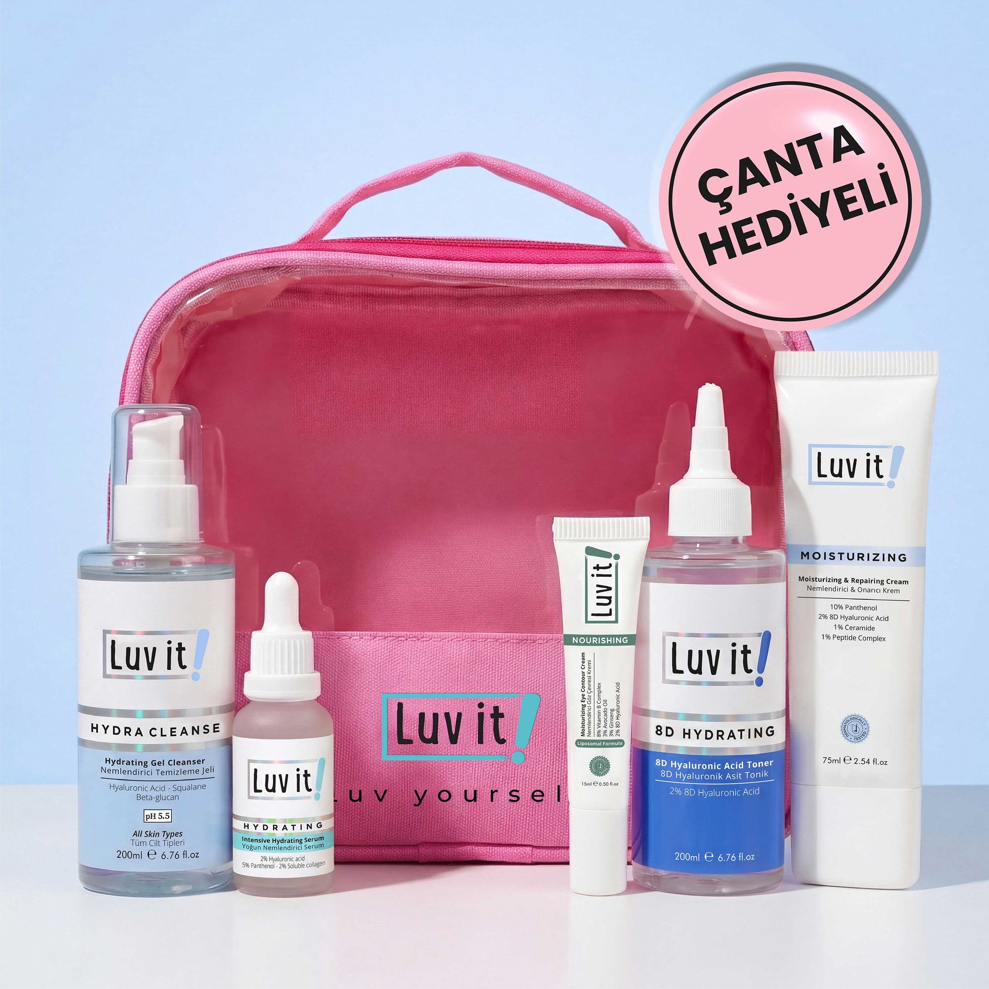 Kuru Ciltler İçin Nemlendirme Etkili Cilt Bakım Seti - Çanta Hediyeli – Ürün ambalajları bir arada beyaz zemin üzerinde sergileniyor.