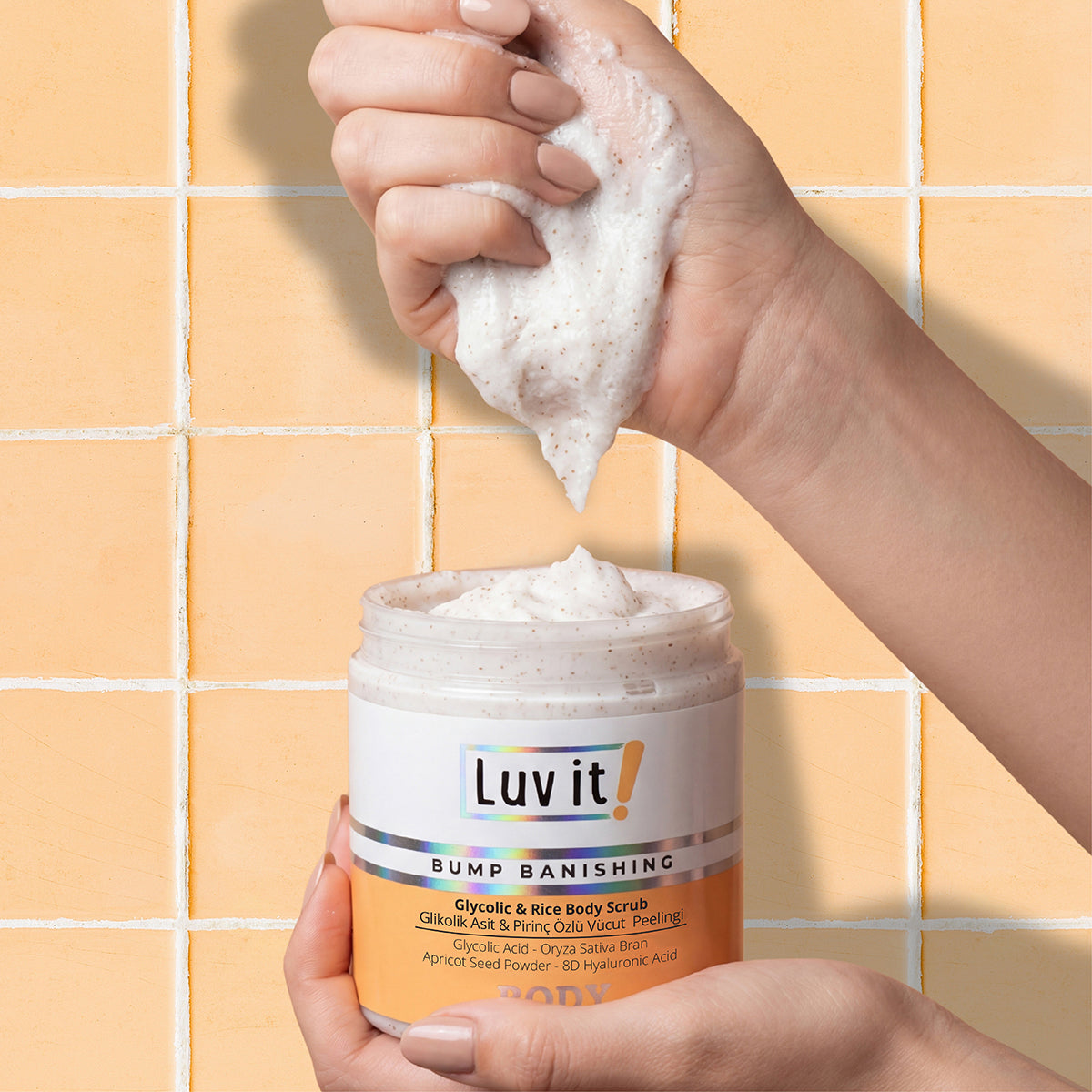 Glikolik Asit Vücut Peelingi - Pirinç Özlü Hyaluronik Asit İçeren Body Scrub – ürün ambalajı ön cephe fotoğrafı